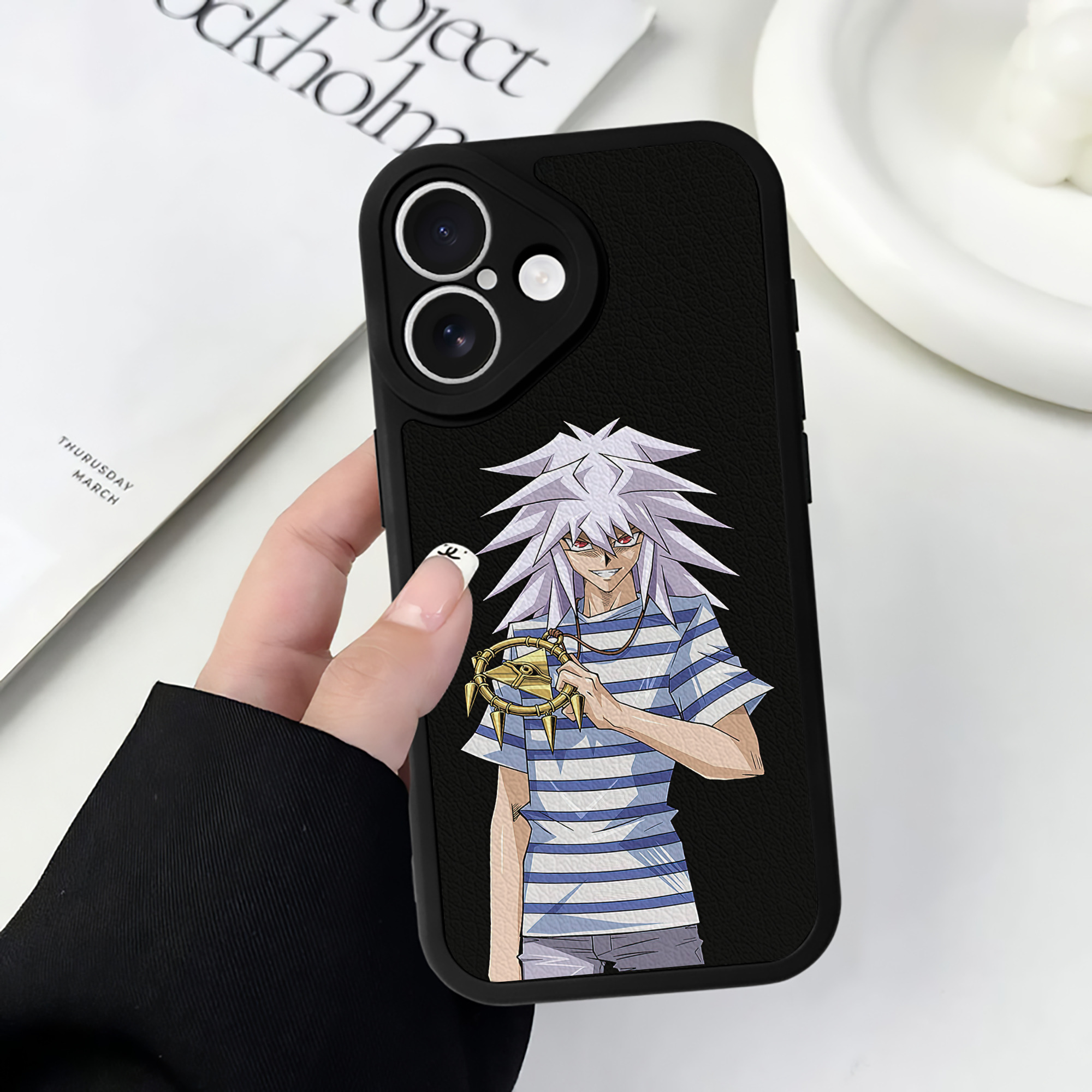 遊☆戯☆王 Yu-Gi-Oh! 【iPhone 16シリーズ対応】シリコンスマホケース（レザー調） 材質：シリコン